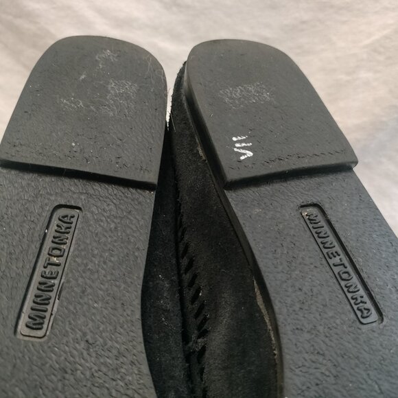 Minnetonka Suede Back Zipper Bootie - Hardsole -  Black - Picture 8 of 8